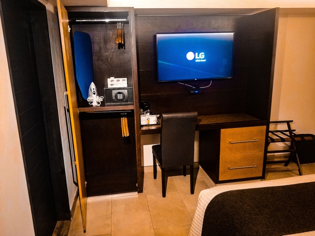 Imagen de la habitación del Hotel La Pinta, Ensenada. Foto 5