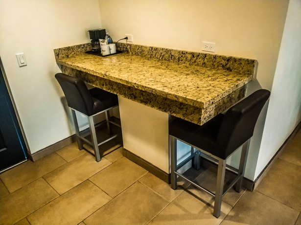 Imagen de la habitación del Hotel La Pinta, Ensenada. Foto 18