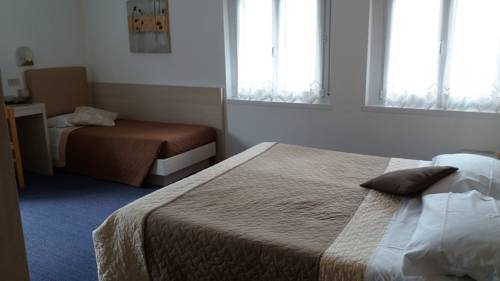 Imagen de la habitación del Hotel La Piroga. Foto 10