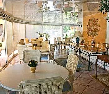 Imagen del bar/restaurante del Hotel La Piscine. Foto 3