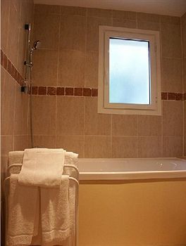 Imagen de la habitación del Hotel La Piscine. Foto 9