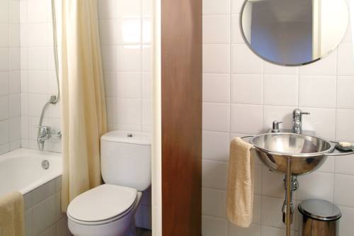 Imagen de la habitación del Hotel La Plaça Madremanya. Foto 13