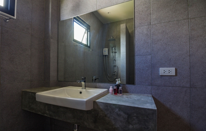 Imagen de la habitación del Hotel La Plage Resort and Beach Club. Foto 9
