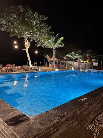 Imagen de la piscina del Hotel La Plage Resort and Beach Club. Foto 16