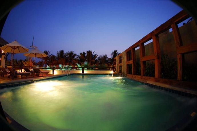 Imagen de la piscina del Hotel La Playa Boutique Resort. Foto 19