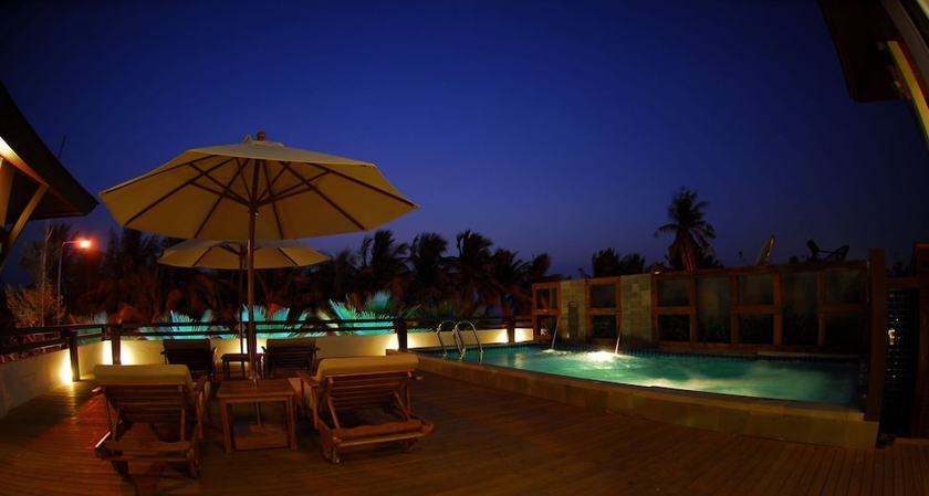 Imagen de los exteriores del Hotel La Playa Boutique Resort. Foto 12