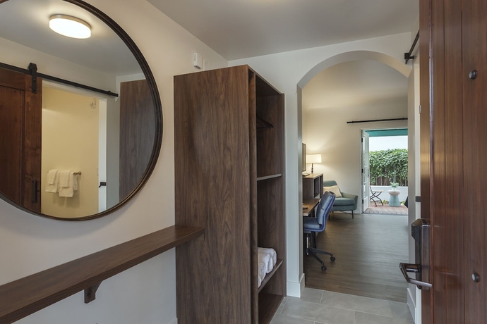 Imagen de la habitación del Hotel La Playa Inn. Foto 4