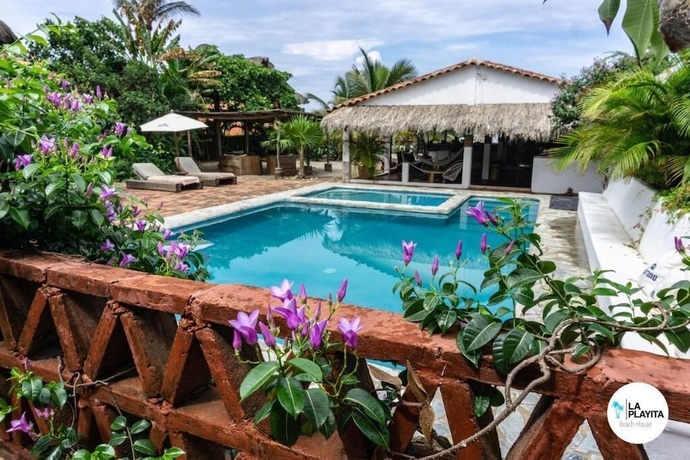Imagen general del Hotel La Playita Beach House. Foto 1