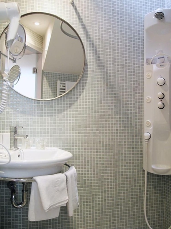 Imagen de la habitación del Hotel La Plaza II. Foto 16