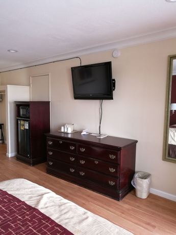 Imagen de la habitación del Hotel La Plaza Inn Los Banos. Foto 9
