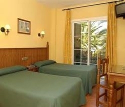 Imagen de la habitación del Hotel La Plazoleta Hotel. Foto 2