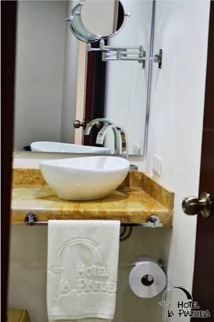 Imagen de la habitación del Hotel La Plazuela, Popayan. Foto 5