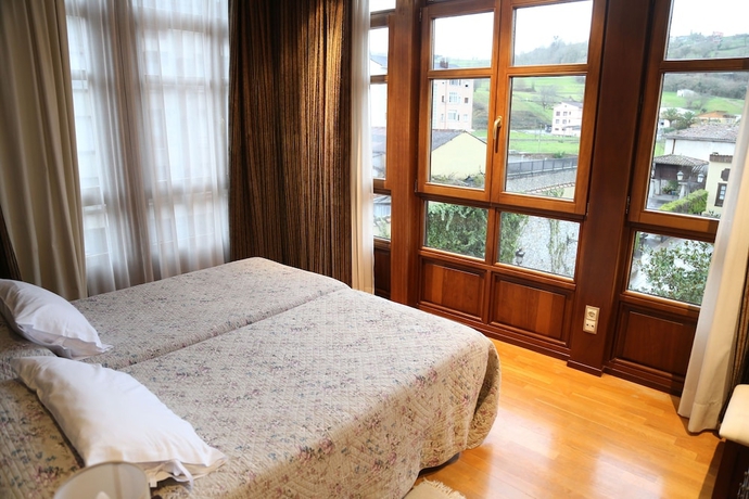 Imagen de la habitación del Hotel La Pontiga. Foto 5