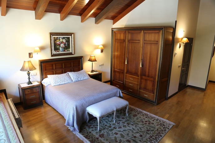 Imagen de la habitación del Hotel La Pontiga. Foto 6
