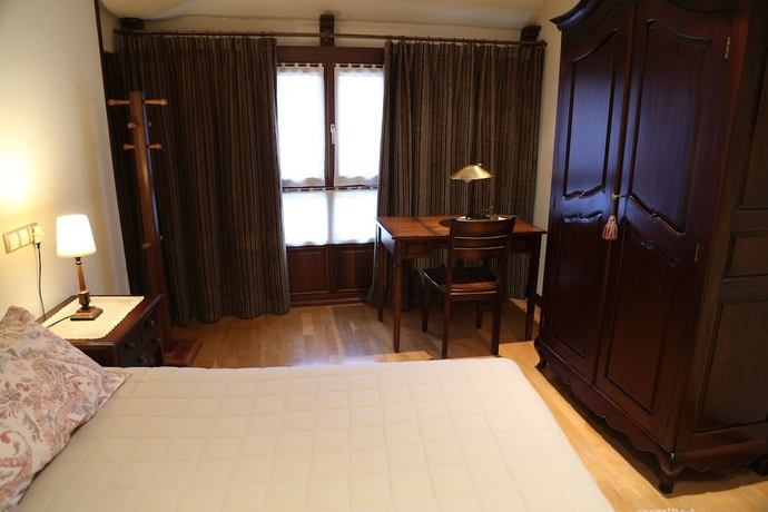 Imagen de la habitación del Hotel La Pontiga. Foto 14