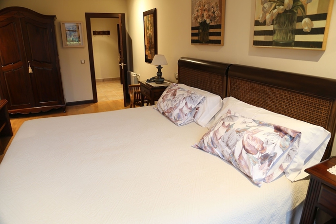 Imagen de la habitación del Hotel La Pontiga. Foto 16