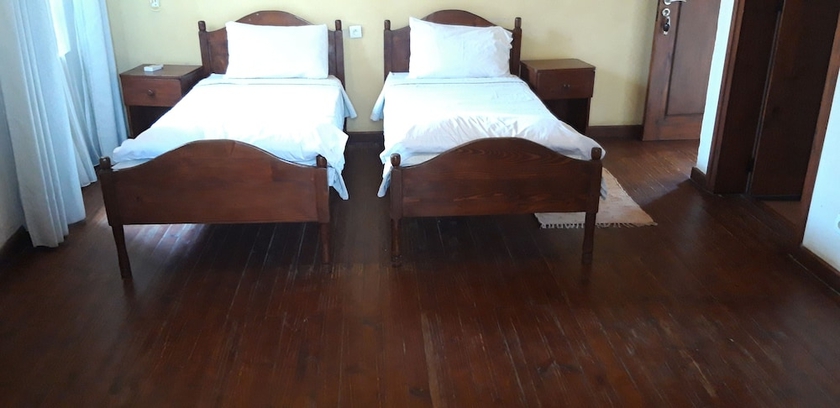 Imagen de la habitación del Hotel La Porte du Retour. Foto 3