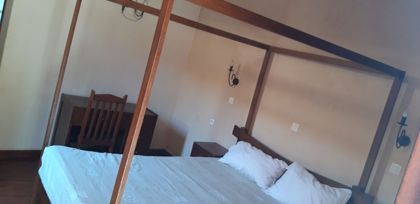 Imagen de la habitación del Hotel La Porte du Retour. Foto 8