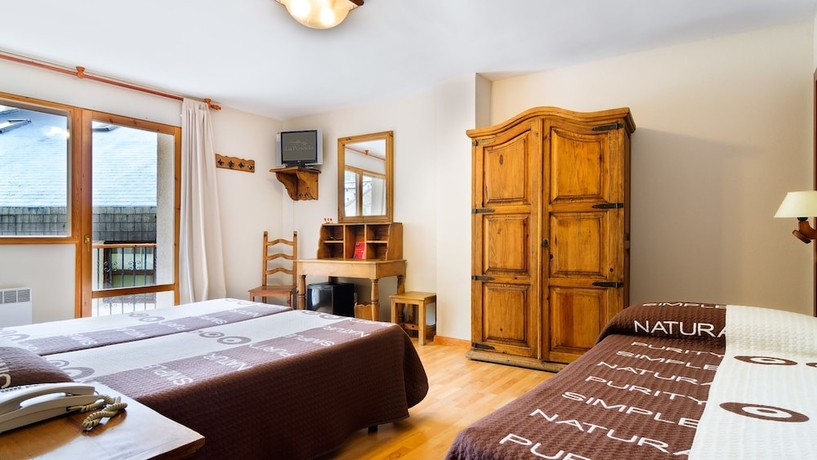 Imagen de la habitación del Hotel La Posada, Broto. Foto 2