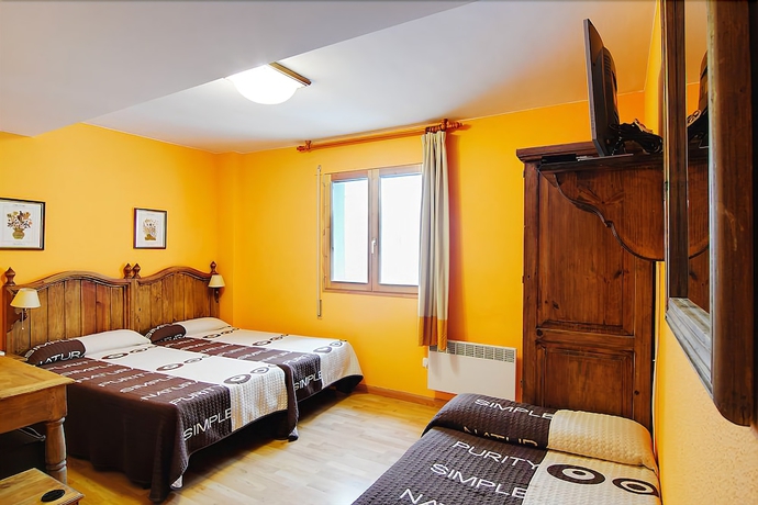 Imagen de la habitación del Hotel La Posada, Broto. Foto 4