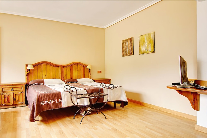 Imagen de la habitación del Hotel La Posada, Broto. Foto 9