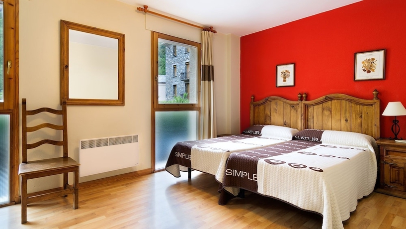 Imagen de la habitación del Hotel La Posada, Broto. Foto 13