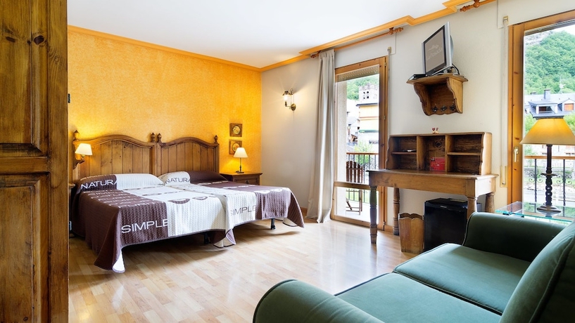 Imagen de la habitación del Hotel La Posada, Broto. Foto 15