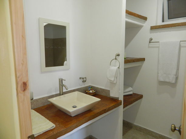 Imagen de la habitación del Hotel La Posada De Bucerias. Foto 2