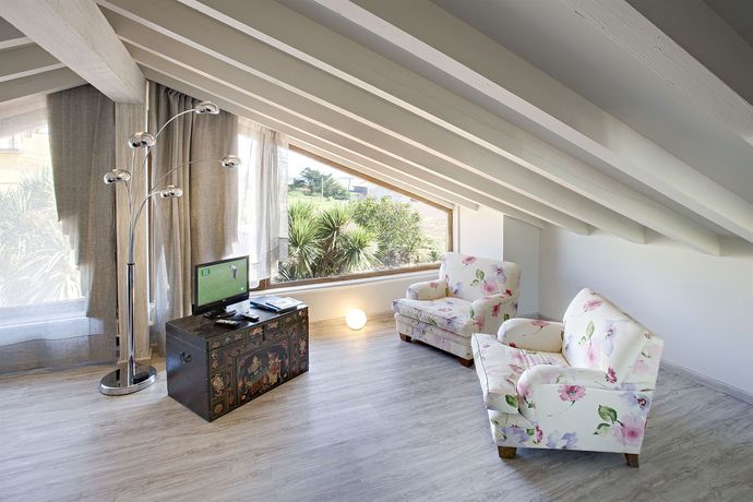 Imagen de la habitación del Hotel La Posada De Langre. Foto 4