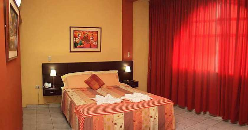 Imagen de la habitación del Hotel La Posada de Lobo and Suites. Foto 3