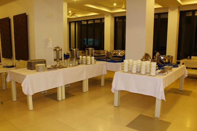Imagen del bar/restaurante del Hotel La Prima Flores. Foto 3