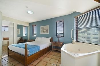 Imagen de la habitación del Hotel La Promenade. Foto 4