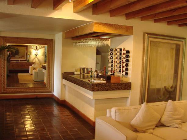 Imagen de los interiores del Hotel La Provence Restaurant and Boutique. Foto 20