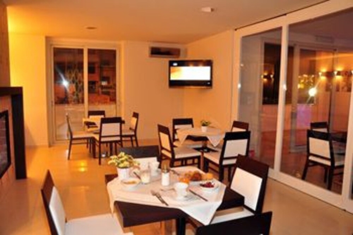 Imagen del bar/restaurante del Hotel La Punta. Foto 2