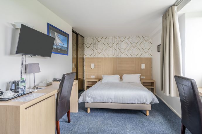 Imagen de la habitación del Hotel La Pyramide. Foto 6