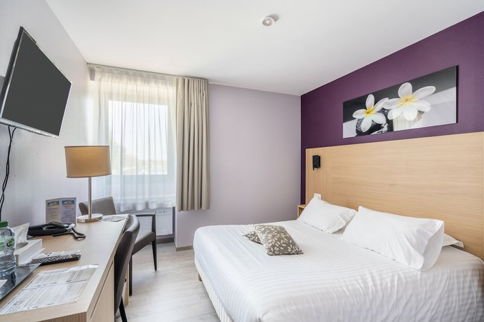 Imagen de la habitación del Hotel La Pyramide. Foto 12