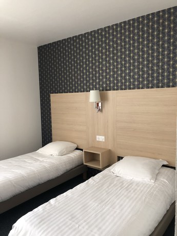 Imagen de la habitación del Hotel La Pyramide. Foto 16