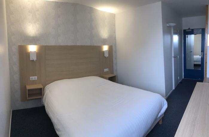Imagen de la habitación del Hotel La Pyramide. Foto 18