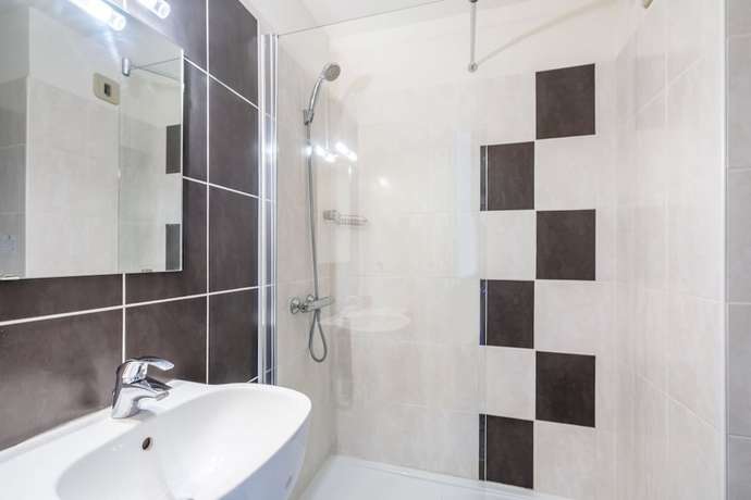 Imagen de la habitación del Hotel La Pyramide. Foto 19
