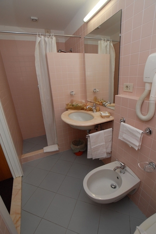 Imagen de la habitación del Hotel La Querceta. Foto 9