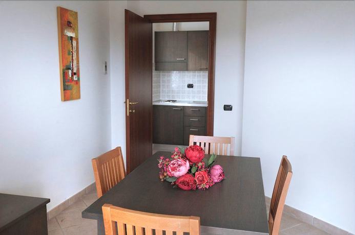 Imagen de los interiores del Hotel La Quercia, Villaggio Rinascita. Foto 16