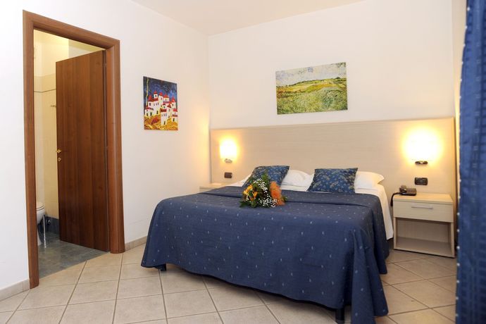 Imagen de la habitación del Hotel La Quercia, Villaggio Rinascita. Foto 6