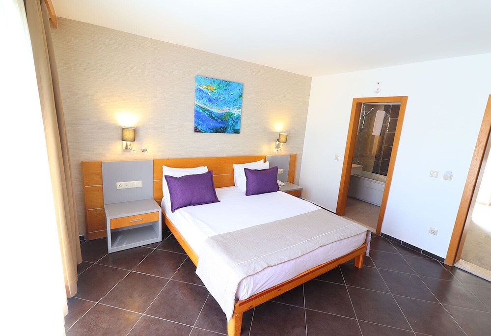 Imagen de la habitación del Hotel La Quinta By Wyndham Bodrum. Foto 4