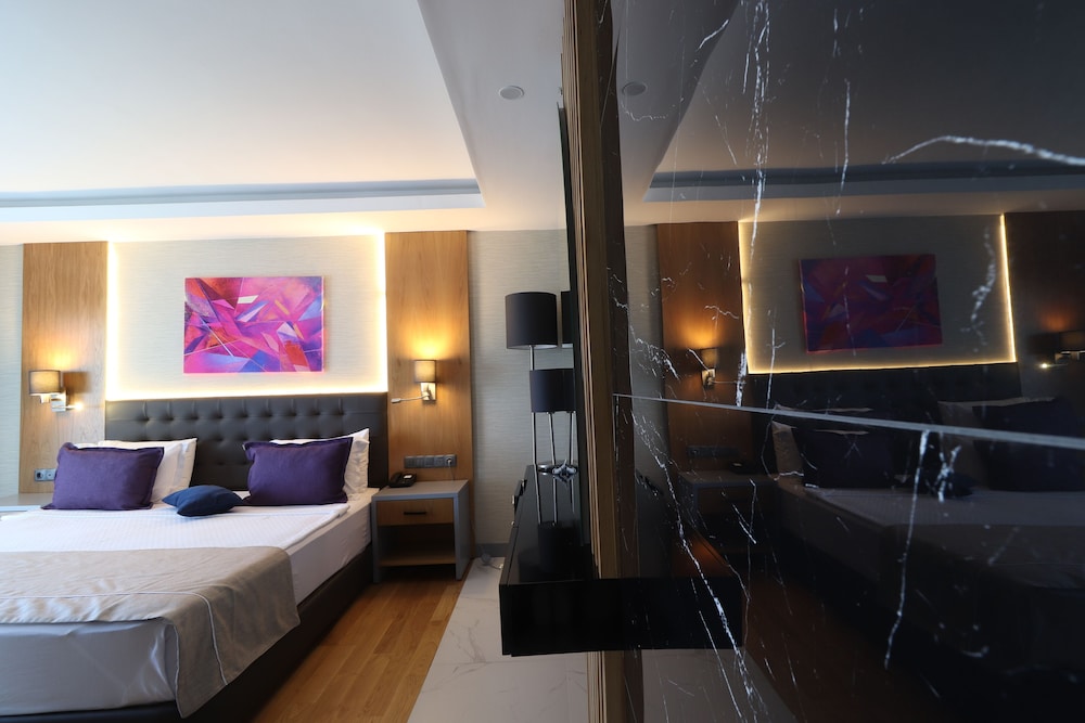 Imagen de la habitación del Hotel La Quinta By Wyndham Bodrum. Foto 8