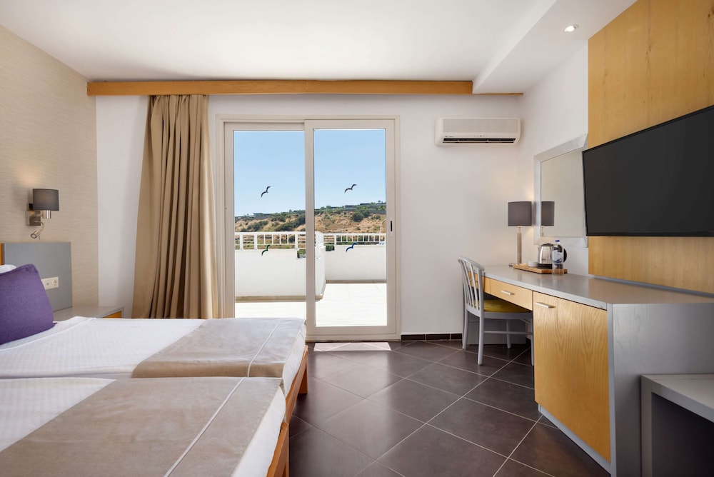 Imagen de la habitación del Hotel La Quinta By Wyndham Bodrum. Foto 12
