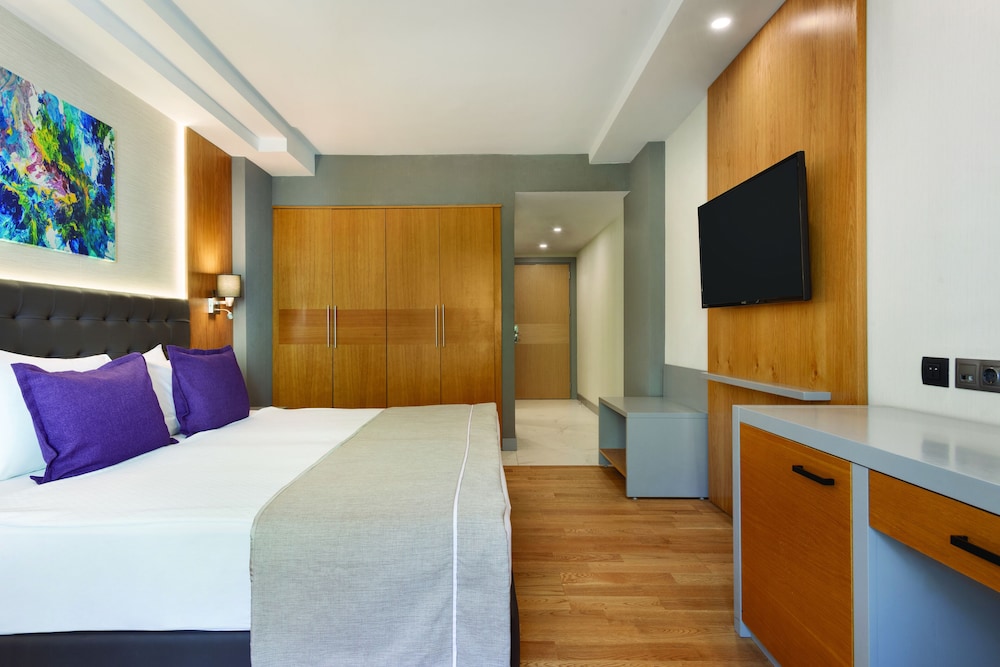 Imagen de la habitación del Hotel La Quinta By Wyndham Bodrum. Foto 15