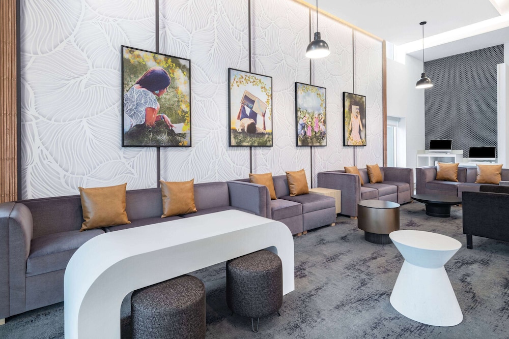 Imagen de los interiores del Hotel La Quinta By Wyndham Chicago O'hare Airport. Foto 20