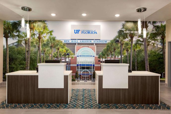 Imagen de los interiores del Hotel La Quinta By Wyndham Gainesville. Foto 17