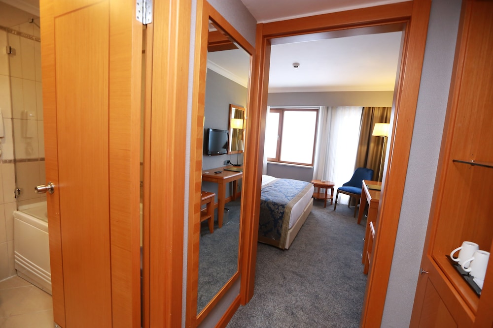 Imagen de la habitación del Hotel La Quinta By Wyndham Giresun. Foto 12