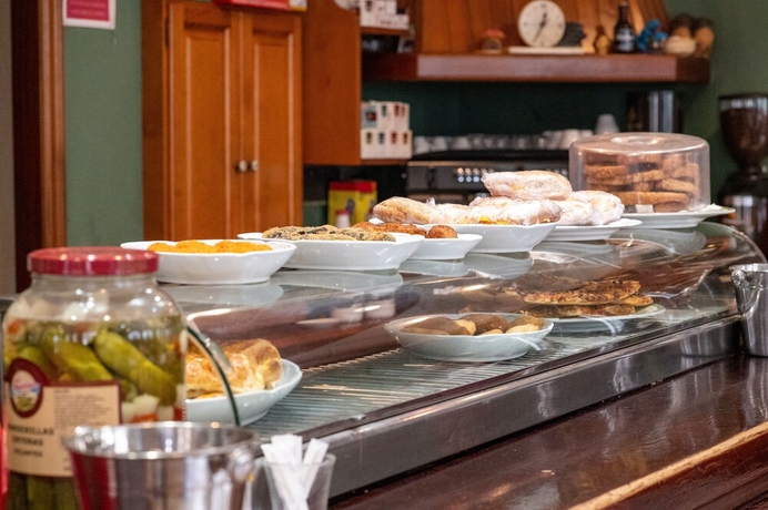 Imagen del bar/restaurante del Hotel La Quinta Del Nar. Foto 10